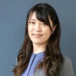東狐 真央